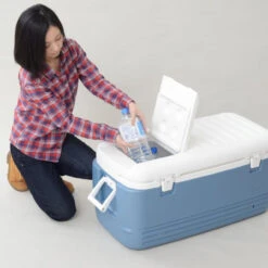 Igloo MaxCold 100 Quart Camping Cool Box -Outdoor Products Series igloo 100 1 07750.1400589421