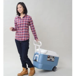 Igloo MaxCold 40 Wheeled Ice 38 Litre Cool Box -Outdoor Products Series maxcold 40 quart pulled 49103.1425290301