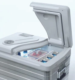 Dometic Waeco Mobicool Q40 Thermolectric 12v/240v Coolbox 14 Dometic Waeco Mobicool Q40 Thermolectric 12v/240v Coolbox -Outdoor Products Series mbc q40 9105301620 d101 76449.1392035255