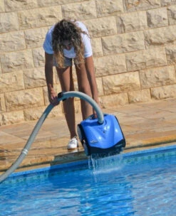 Dolphin Hybrid RS1 Swimming Pool Cleaning Robot -Outdoor Products Series rs1 removing from water 85817.1429106823